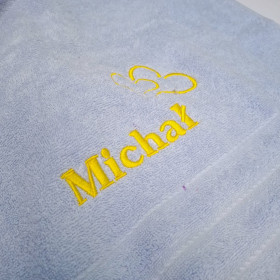 niebieski ręcznik z imieniem Michał na prezent